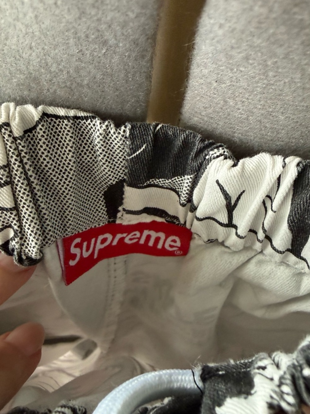 Supreme Black & White Graphic Elastic Waist Shorts with Red Logo - Picture 3 of 7